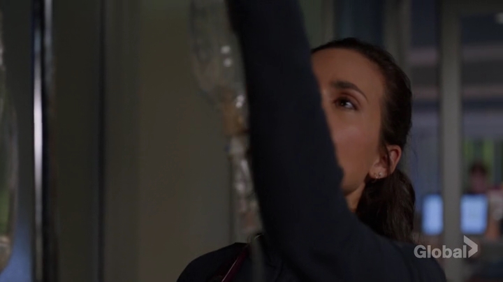 VampireDiariesWorld-dot-nl_ChigagoMed3x14-0676.jpg