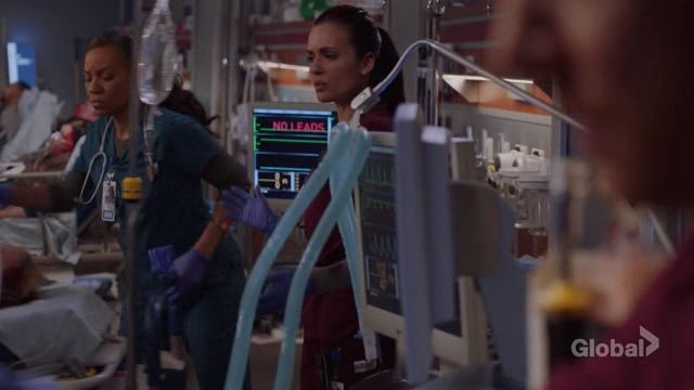 VampireDiariesWorld-dot-nl_ChigagoMed3x18-1936.jpg
