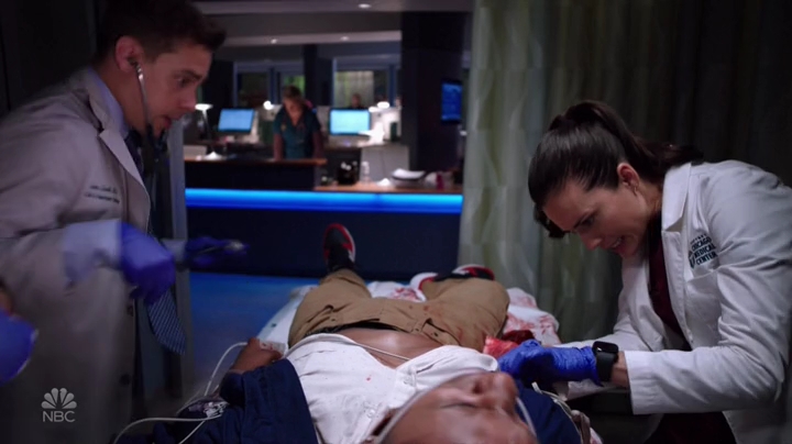 VampireDiariesWorld-dot-nl_ChigagoMed5x02-00748.jpg