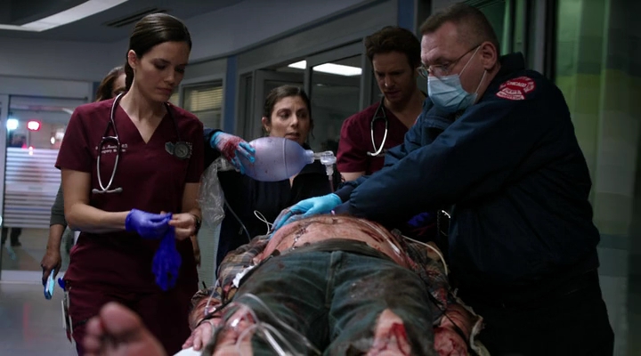 VampireDiariesWorld-dot-nl_ChigagoMed6x12-0200.jpg