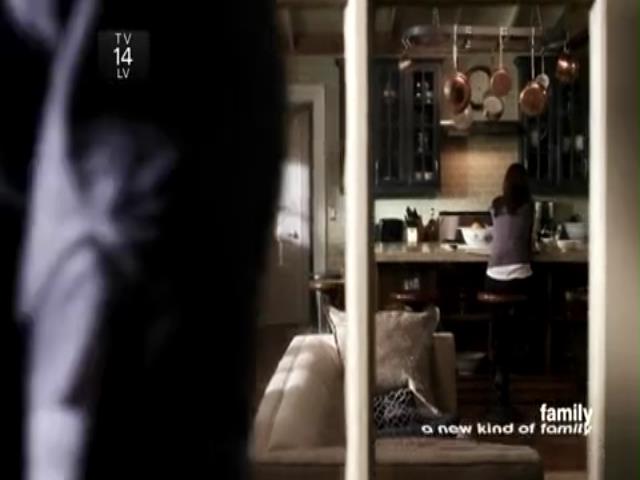 VampireDiariesWorld-dot-org_PrettyLittleLiars-S01E10-1040.jpg