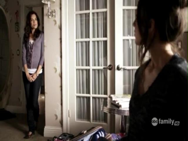 VampireDiariesWorld-dot-org_PrettyLittleLiars-S01E10-1538.jpg