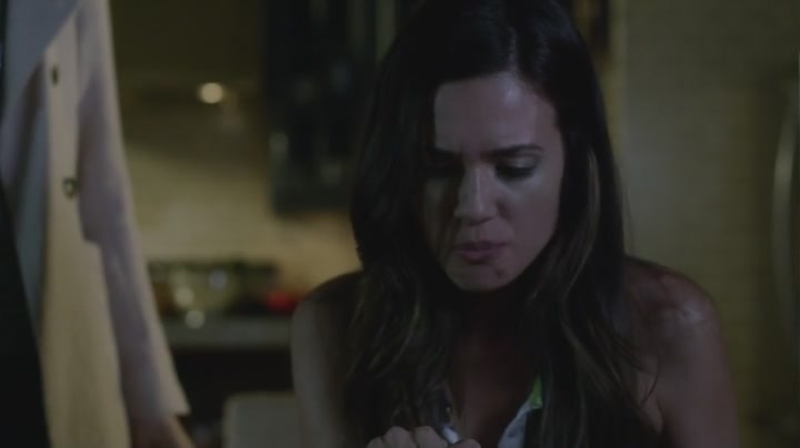 VampireDiariesWorld-dot-org_PrettyLittleLiarsS03E04-0097.jpg