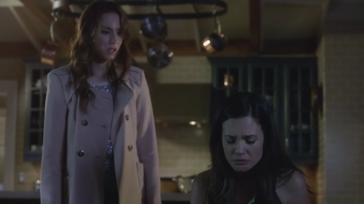 VampireDiariesWorld-dot-org_PrettyLittleLiarsS03E04-0102.jpg