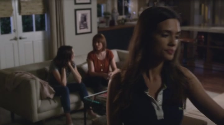 VampireDiariesWorld-dot-org_PrettyLittleLiarsS03E04-0182.jpg