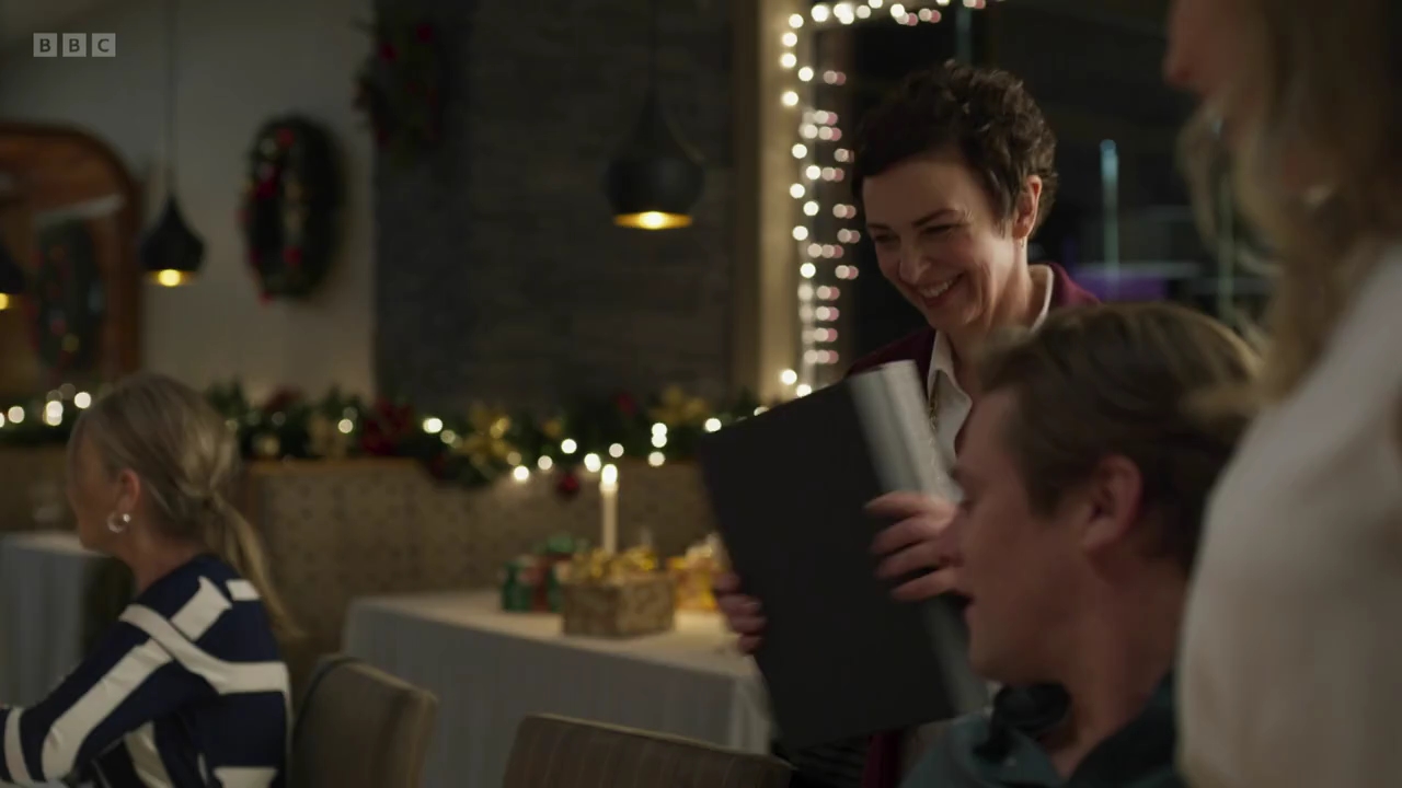 vampirediariesworld-dot-nl_AChristmasToSavour4891.jpg
