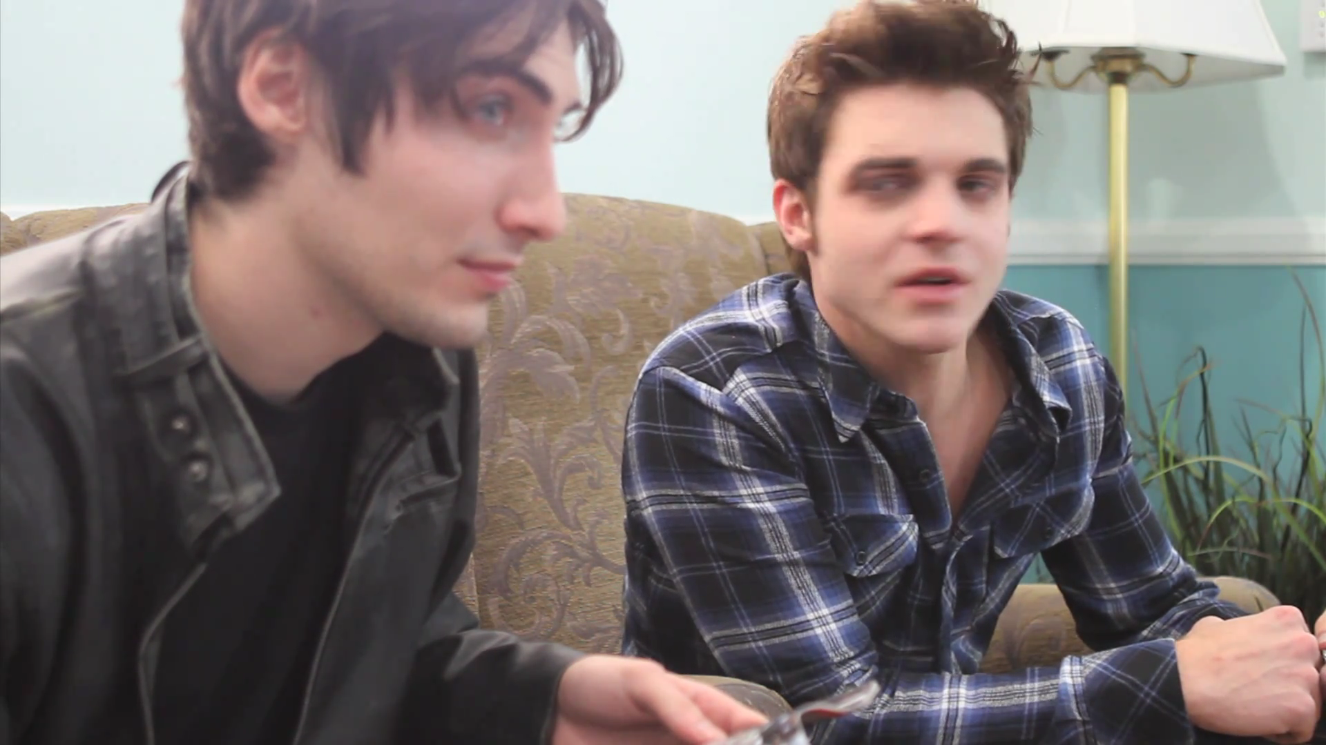 VampireDiariesWorld_dot_org-TheHillywoodShowParady0274.png