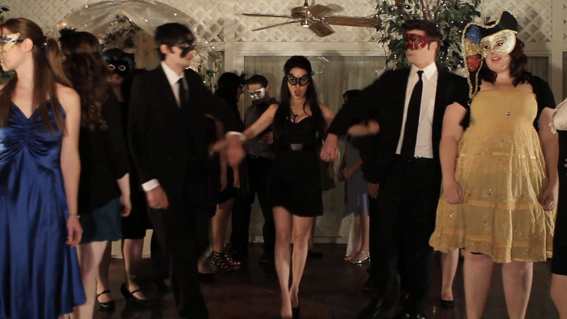 VampireDiariesWorld_dot_org-TheHillywoodShowParody0309.png VampireDiariesWorld_dot_org-TheHillywoodShowParody0309.png