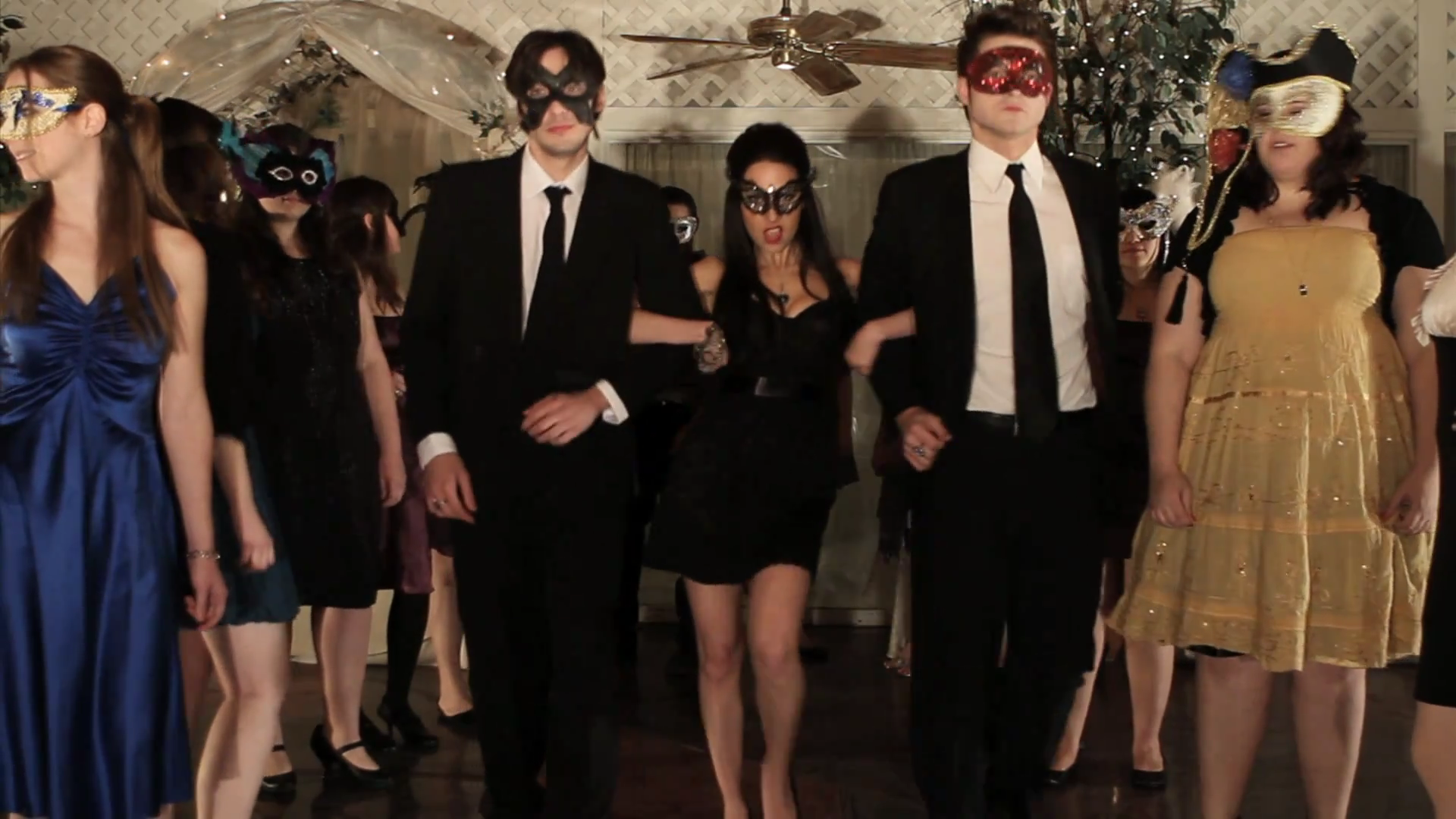 VampireDiariesWorld_dot_org-TheHillywoodShowParody0317.png