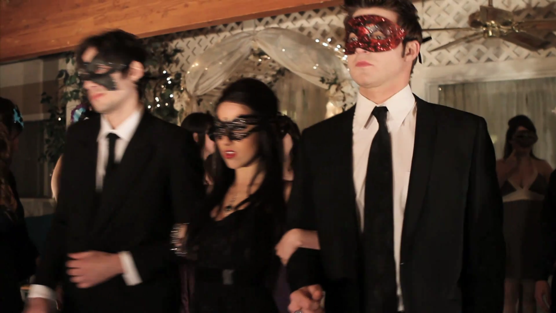 VampireDiariesWorld_dot_org-TheHillywoodShowParody0321.png