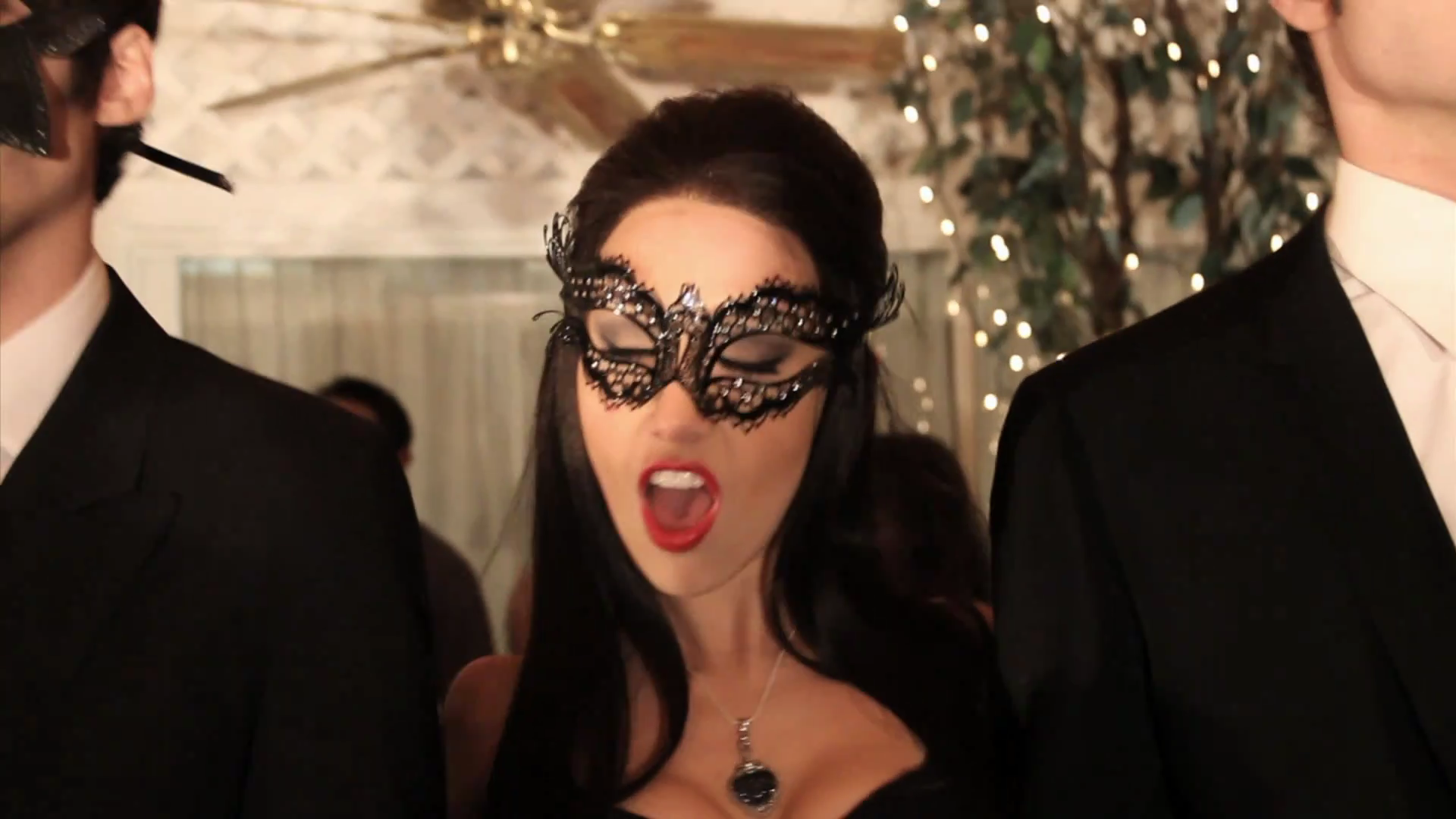 VampireDiariesWorld_dot_org-TheHillywoodShowParody0344.png