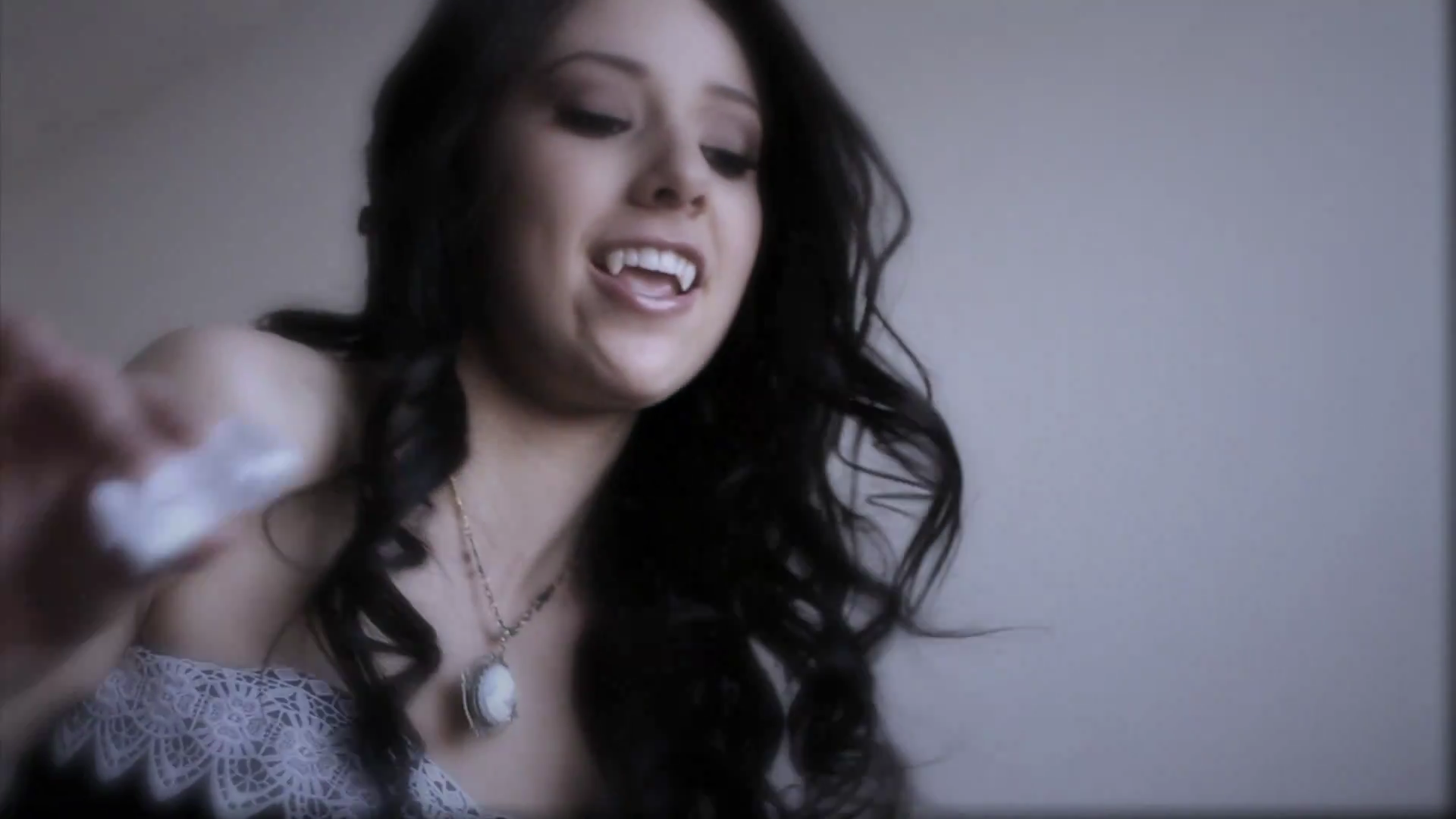 VampireDiariesWorld_dot_org-TheHillywoodShowParody0428.png