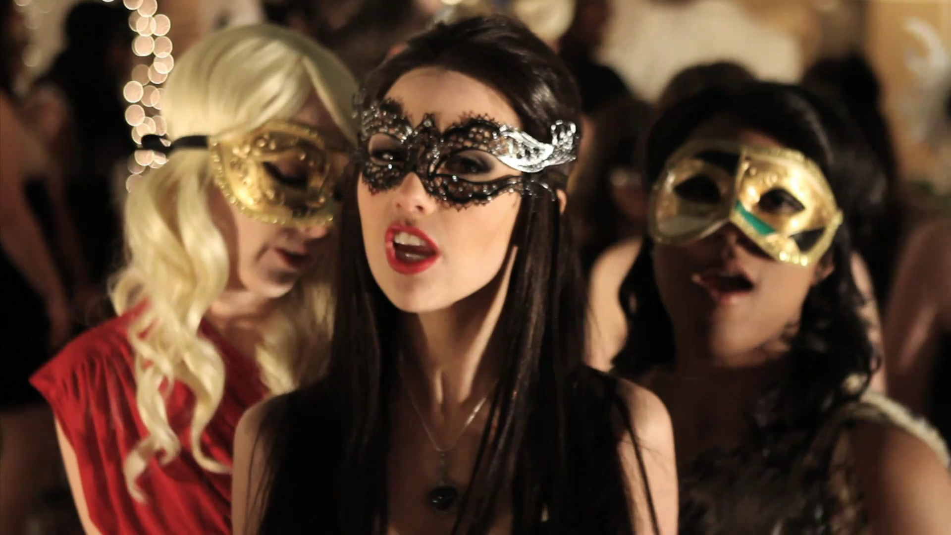 VampireDiariesWorld_dot_org-TheHillywoodShowParody0527.png VampireDiariesWorld_dot_org-TheHillywoodShowParody0527.png