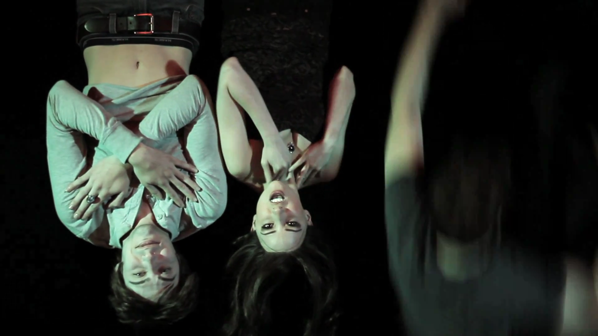 VampireDiariesWorld_dot_org-TheHillywoodShowParody0575.png