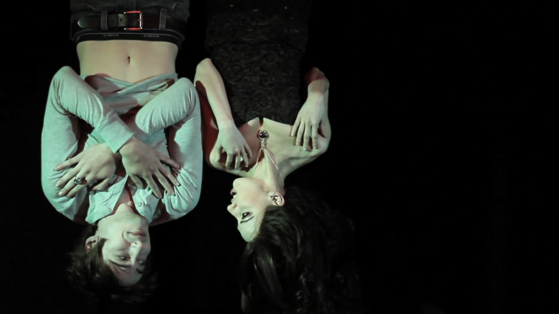 VampireDiariesWorld_dot_org-TheHillywoodShowParody0584.png