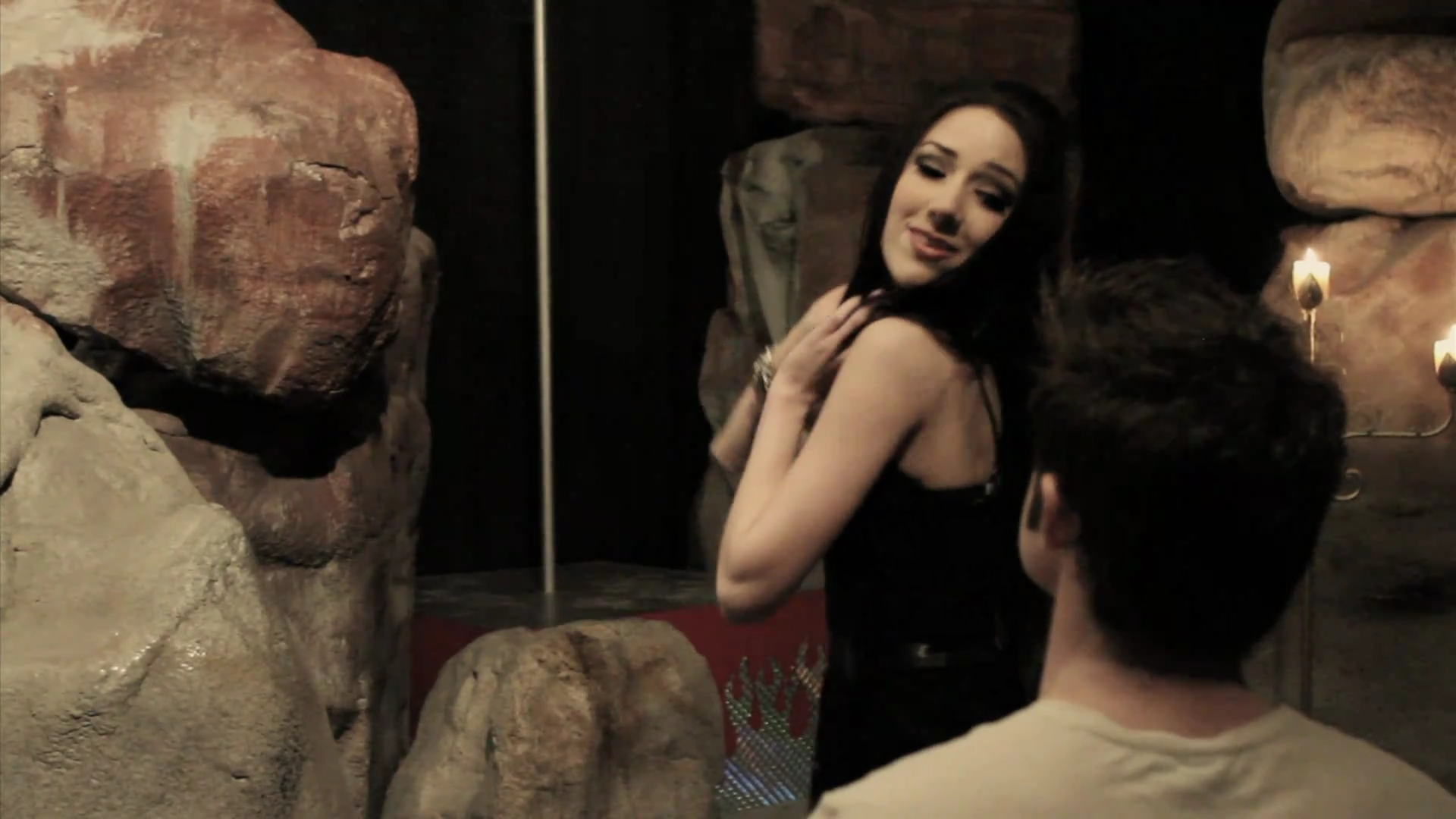 VampireDiariesWorld_dot_org-TheHillywoodShowParody0623.png