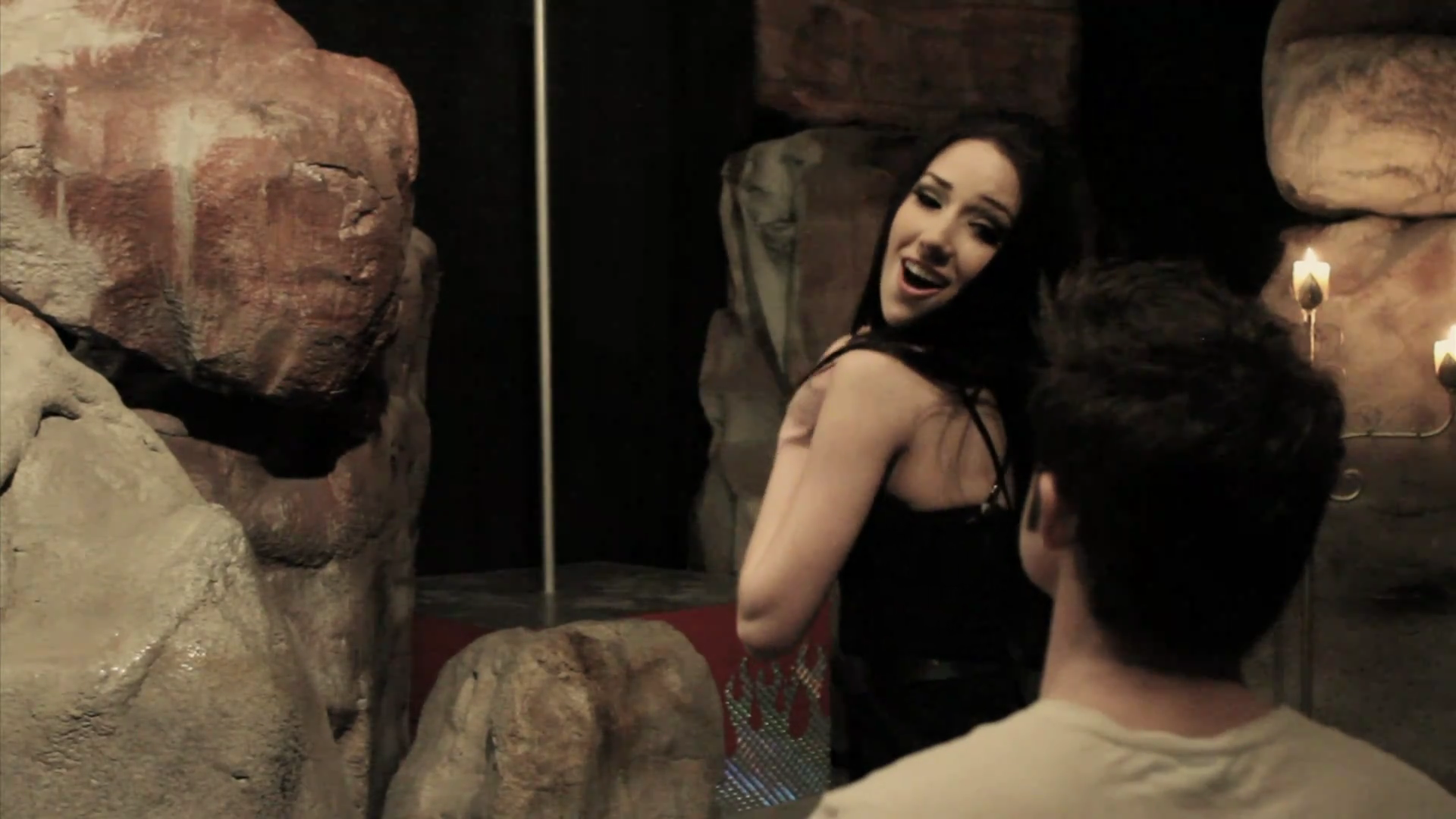 VampireDiariesWorld_dot_org-TheHillywoodShowParody0628.png