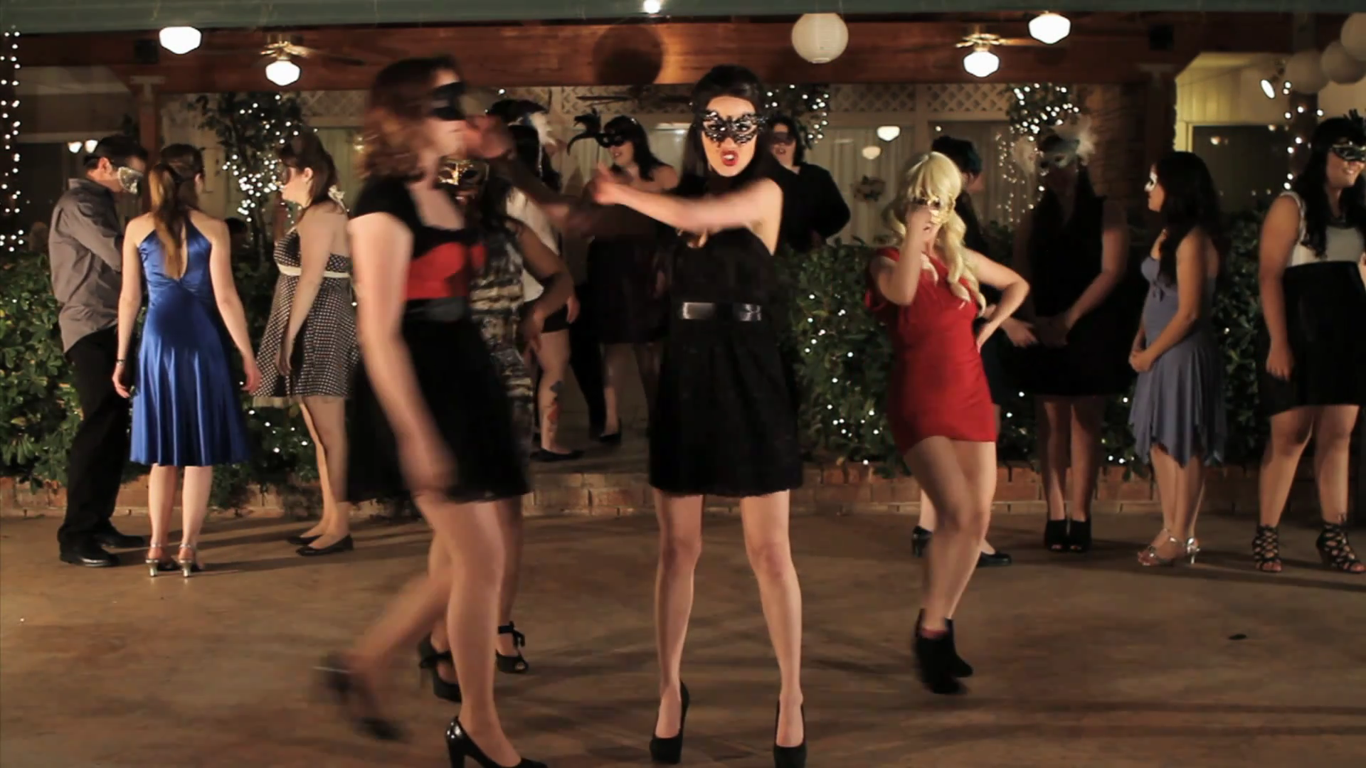 VampireDiariesWorld_dot_org-TheHillywoodShowParody0789.png