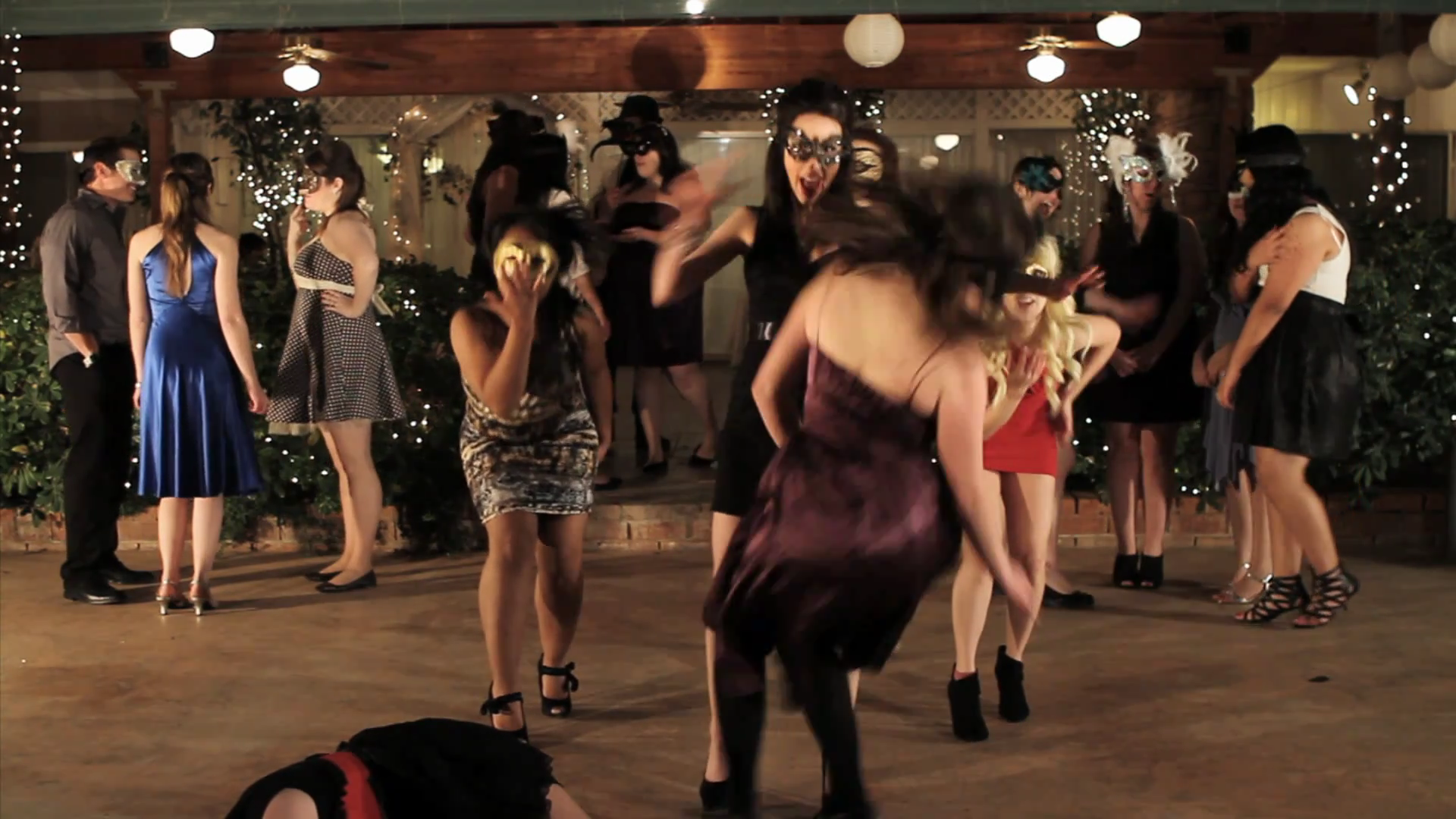 VampireDiariesWorld_dot_org-TheHillywoodShowParody0800.png VampireDiariesWorld_dot_org-TheHillywoodShowParody0800.png