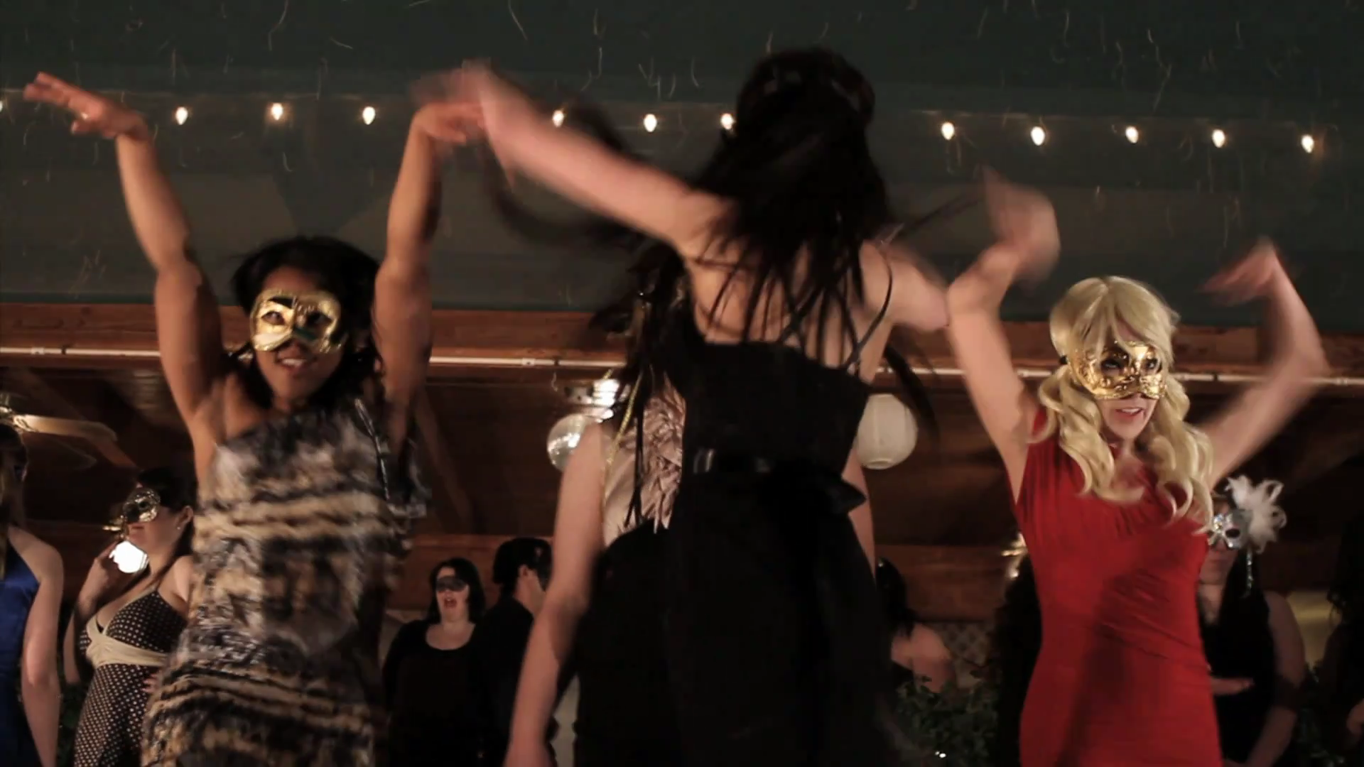 VampireDiariesWorld_dot_org-TheHillywoodShowParody0802.png