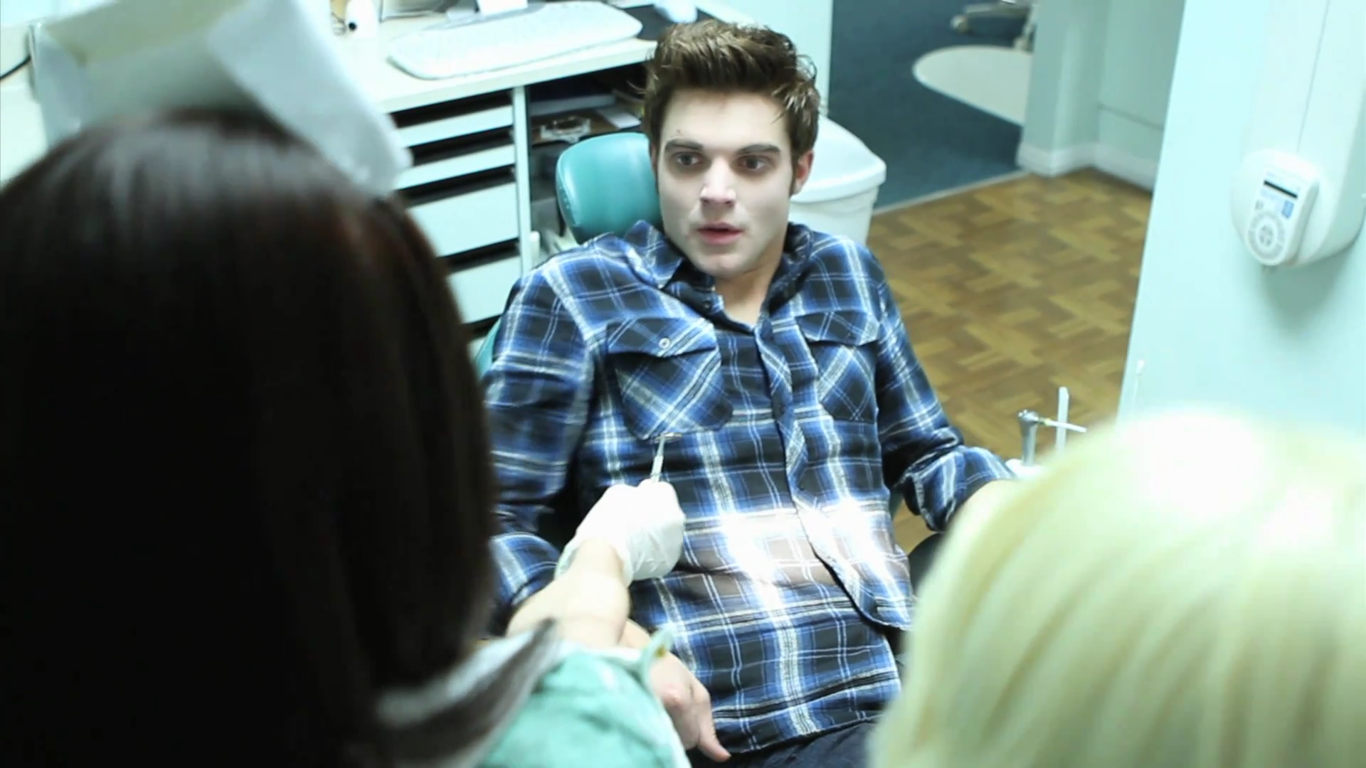 VampireDiariesWorld_dot_org-TheHillywoodShowParody0830.png