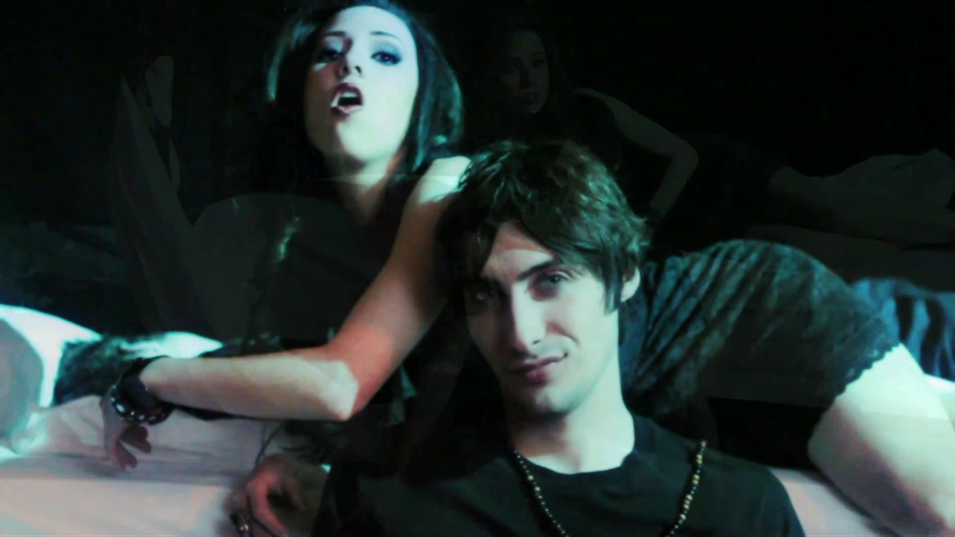 VampireDiariesWorld_dot_org-TheHillywoodShowParody0924.png