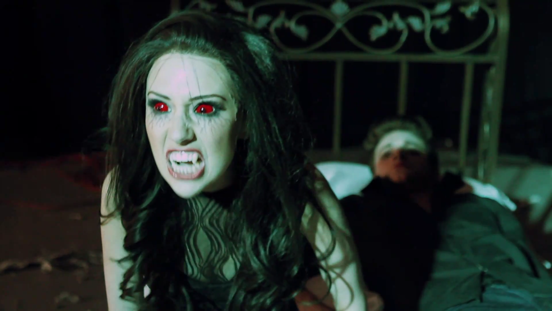 VampireDiariesWorld_dot_org-TheHillywoodShowParody1017.png