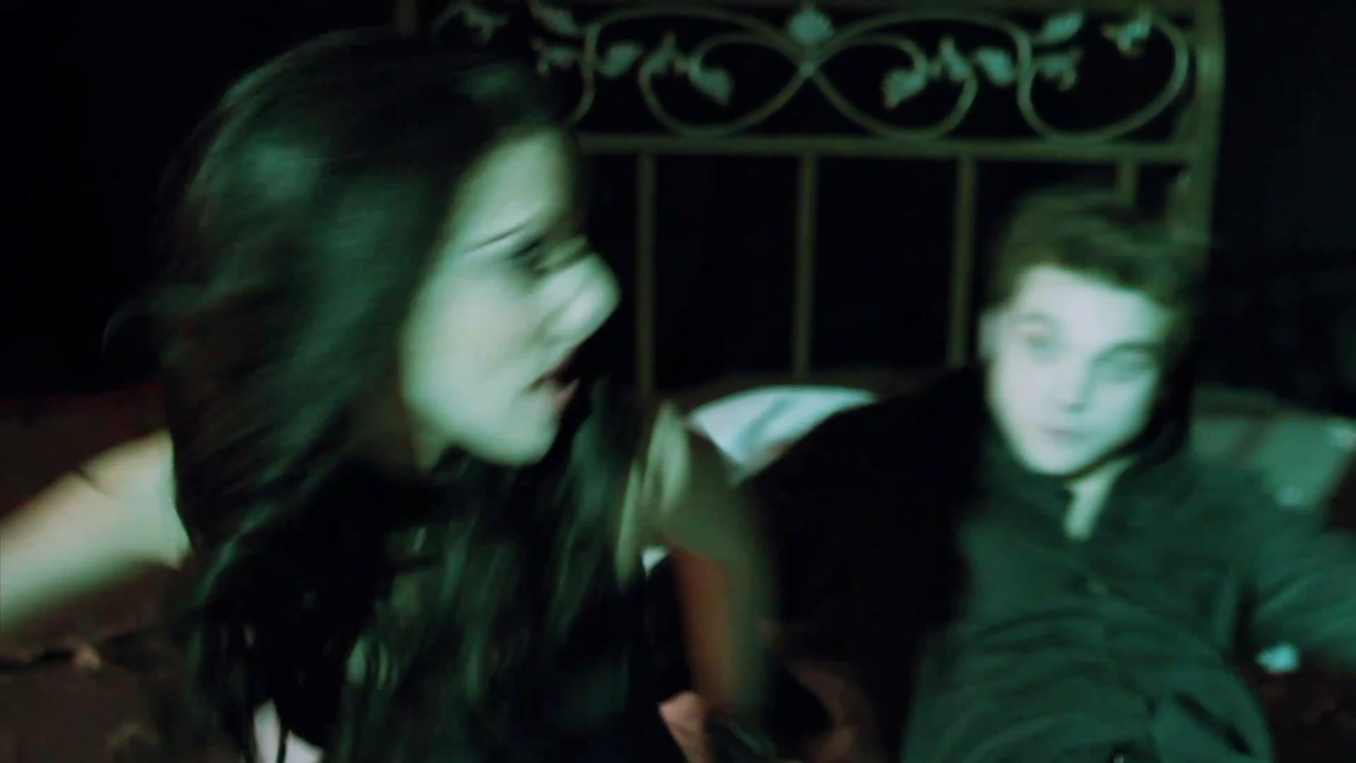 VampireDiariesWorld_dot_org-TheHillywoodShowParody1018.png