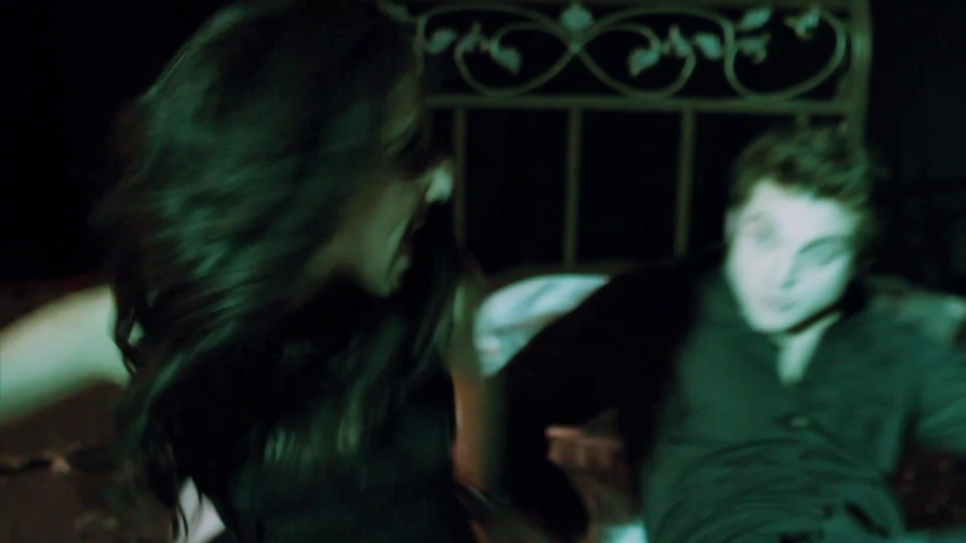 VampireDiariesWorld_dot_org-TheHillywoodShowParody1019.png