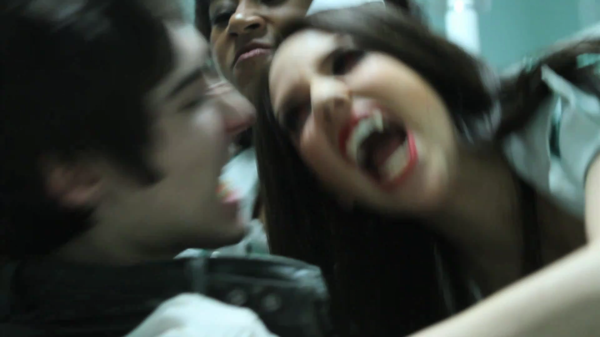 VampireDiariesWorld_dot_org-TheHillywoodShowParody1022.png