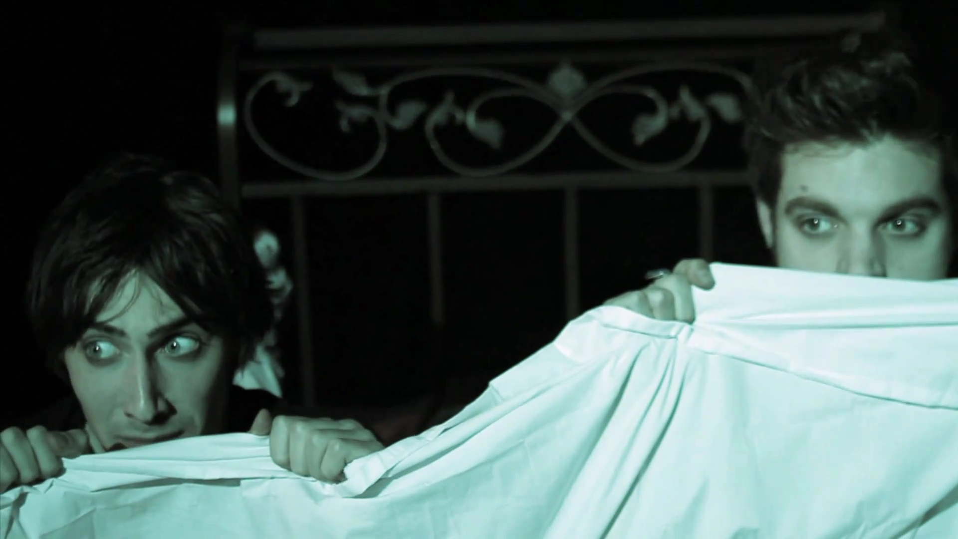VampireDiariesWorld_dot_org-TheHillywoodShowParody1026.png