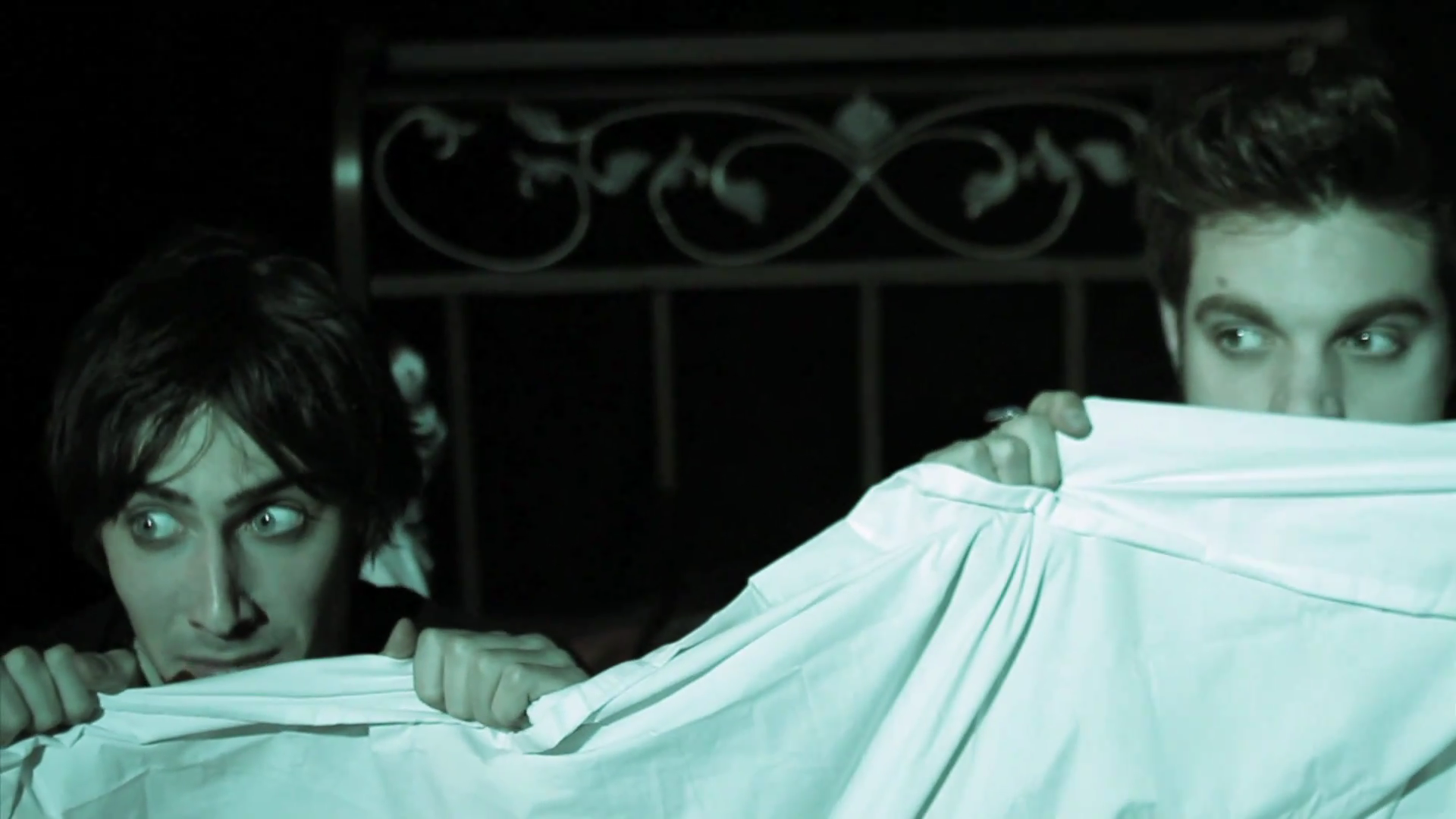 VampireDiariesWorld_dot_org-TheHillywoodShowParody1027.png