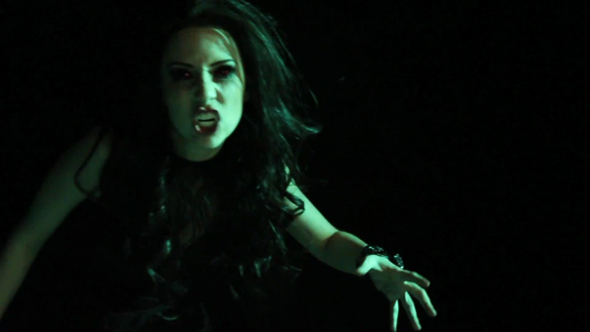 VampireDiariesWorld_dot_org-TheHillywoodShowParody1051.png