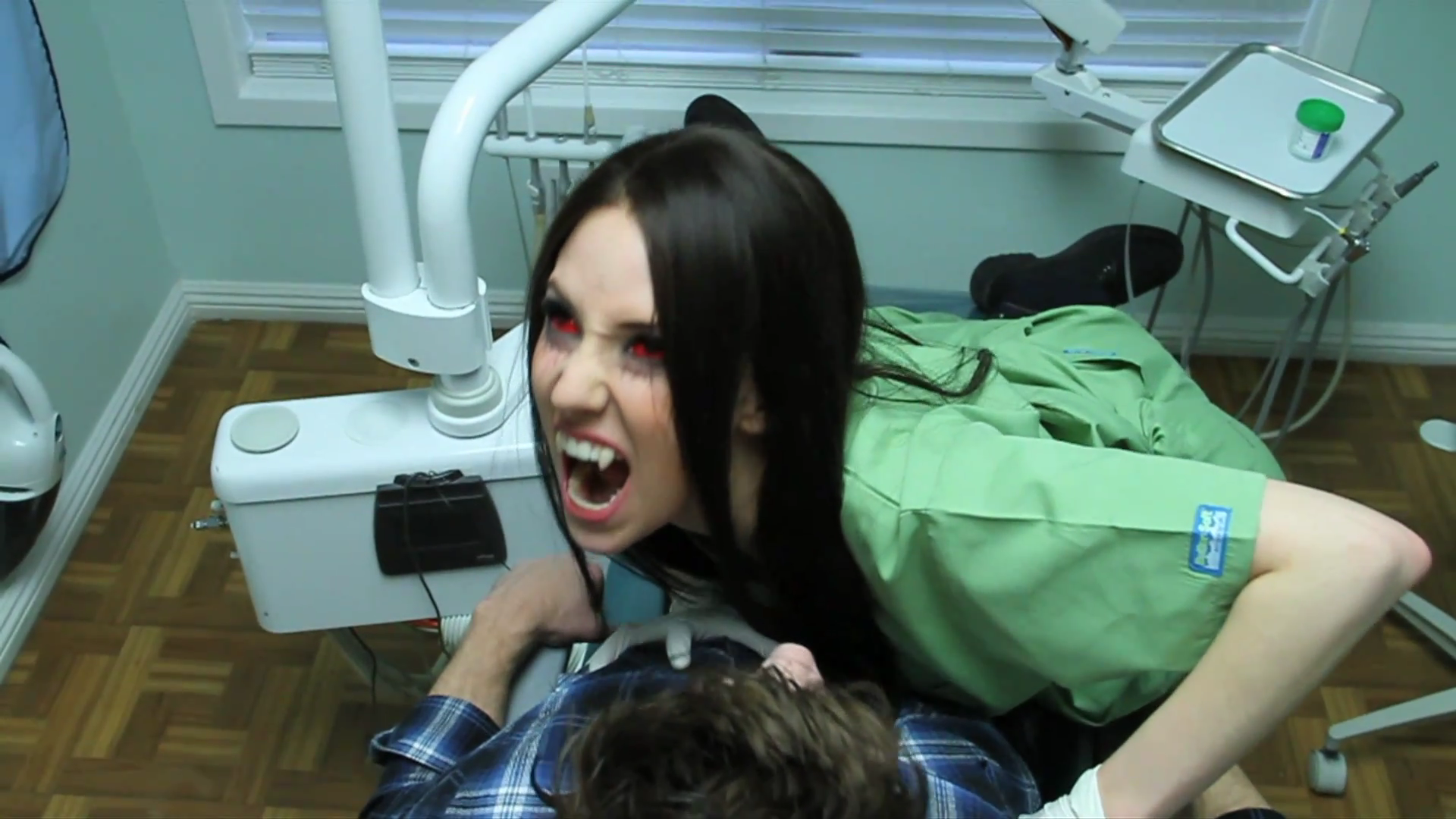 VampireDiariesWorld_dot_org-TheHillywoodShowParody1121.png