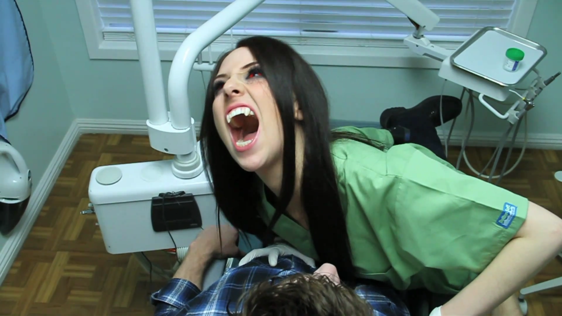 VampireDiariesWorld_dot_org-TheHillywoodShowParody1125.png
