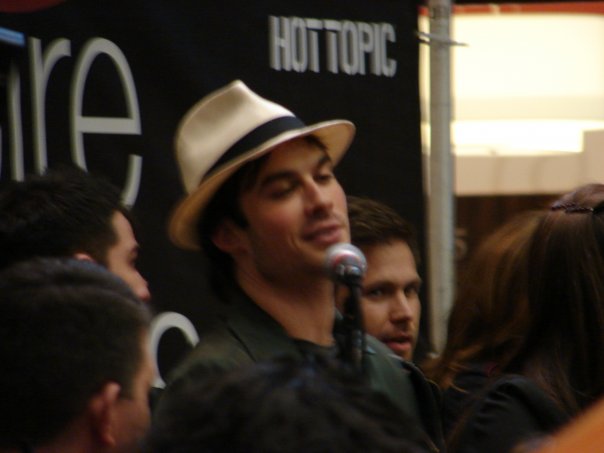 cast028.jpg