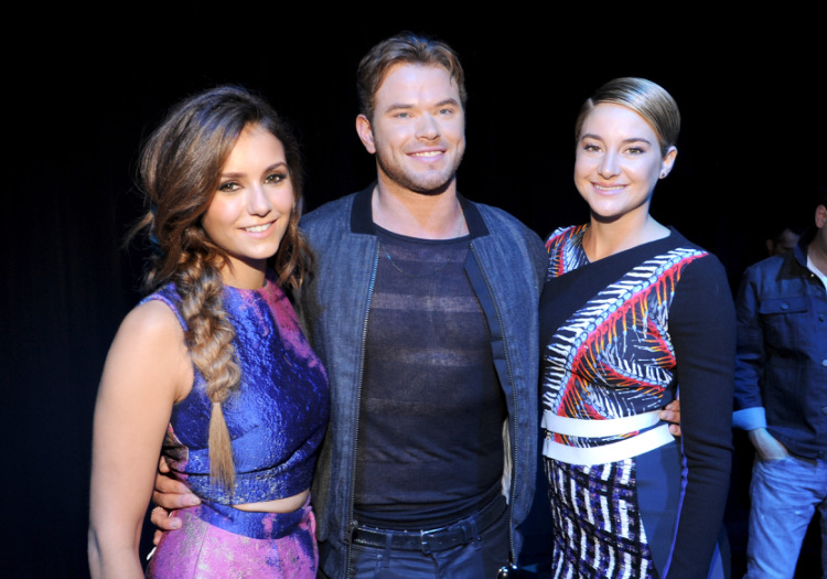 show-backstage001.jpg
