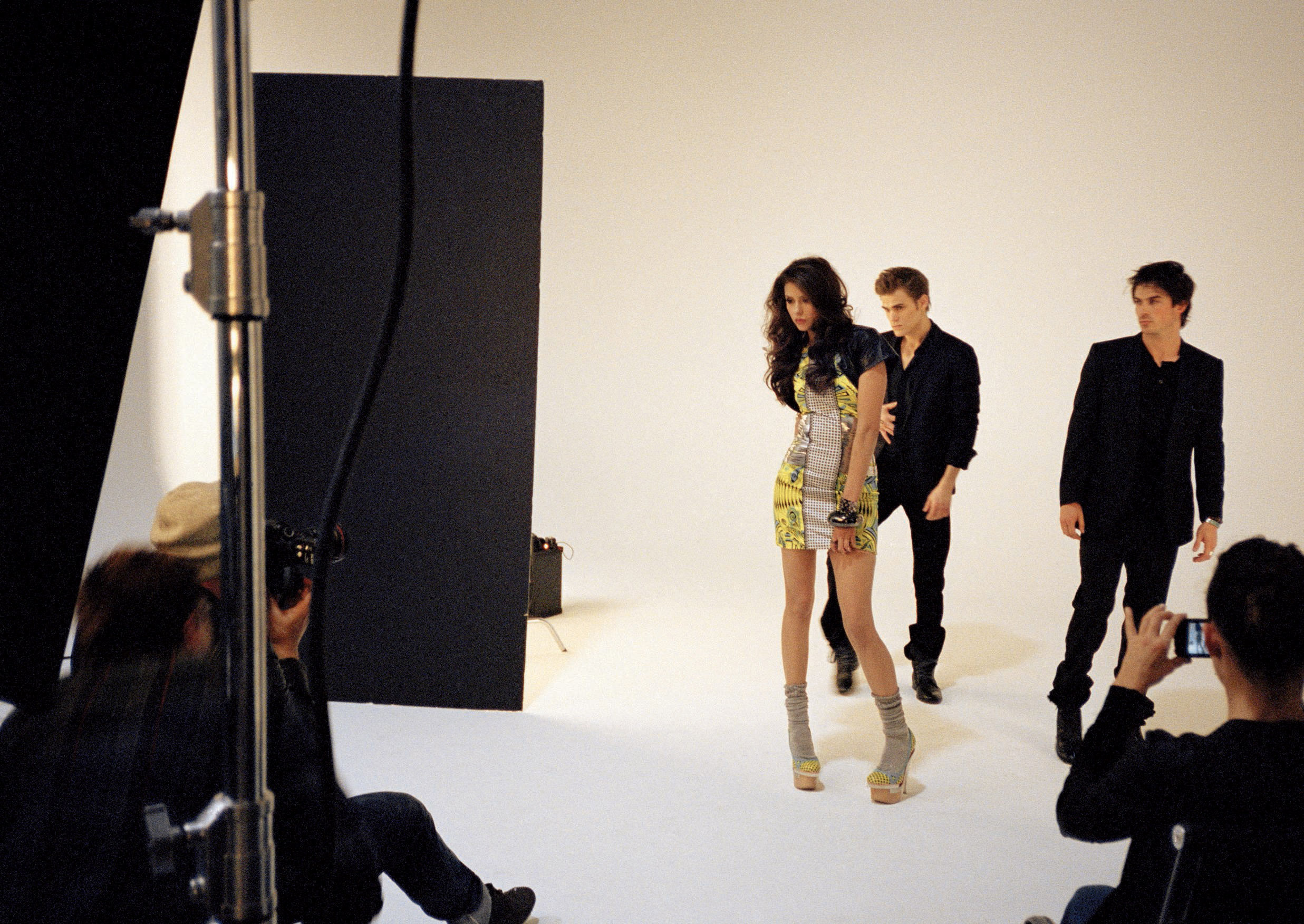 Cast001.jpg Cast001.jpg