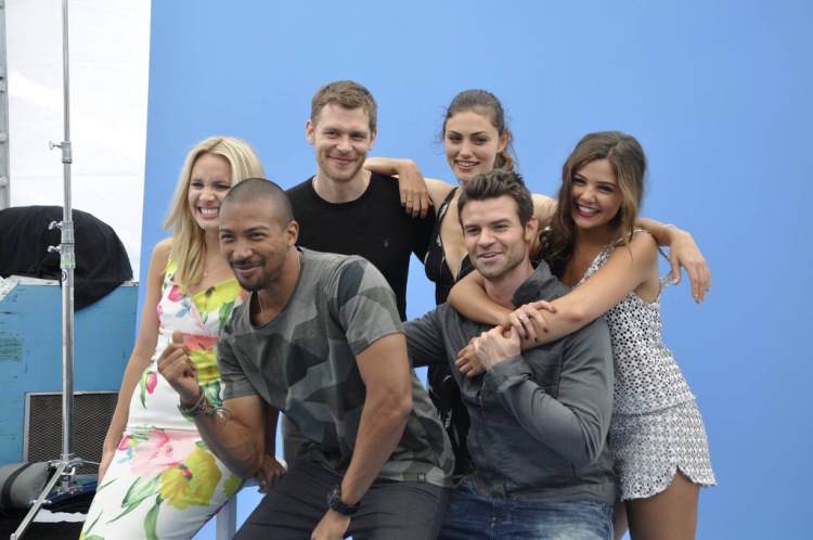 Cast002.jpg