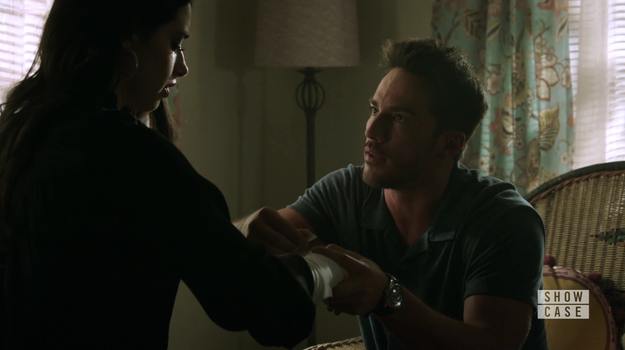 VampireDiariesWorld-dot-nl_RoswellNewMexico1x03-0458.jpg