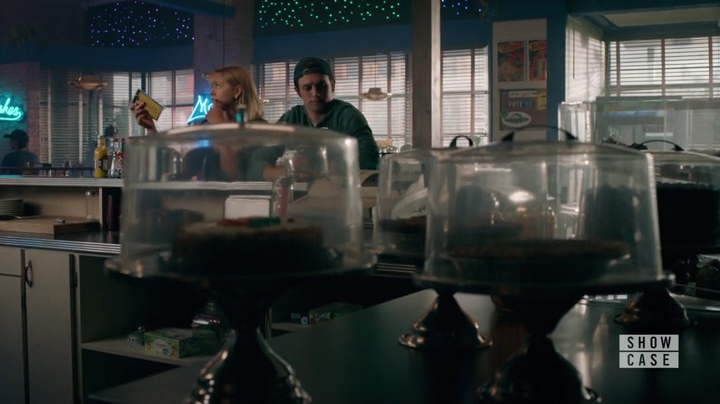 Charmed-Online-dot-nl_RoswellNewMexico1x06-0514.jpg Charmed-Online-dot-nl_RoswellNewMexico1x06-0514.jpg