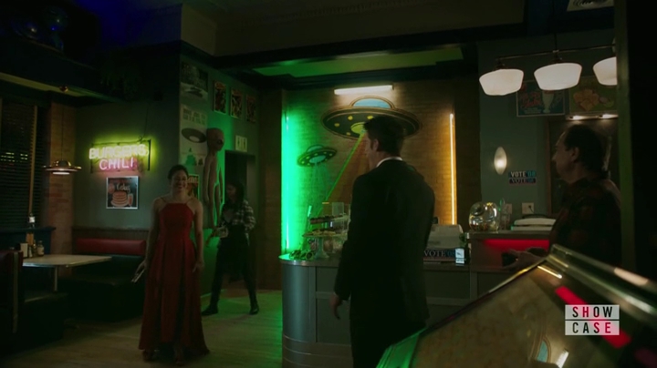 Charmed-Online-dot-nl_RoswellNewMexico1x06-0656.jpg