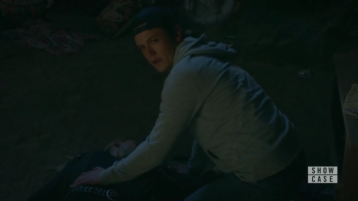 Charmed-Online-dot-nl_RoswellNewMexico1x06-1970.jpg Charmed-Online-dot-nl_RoswellNewMexico1x06-1970.jpg