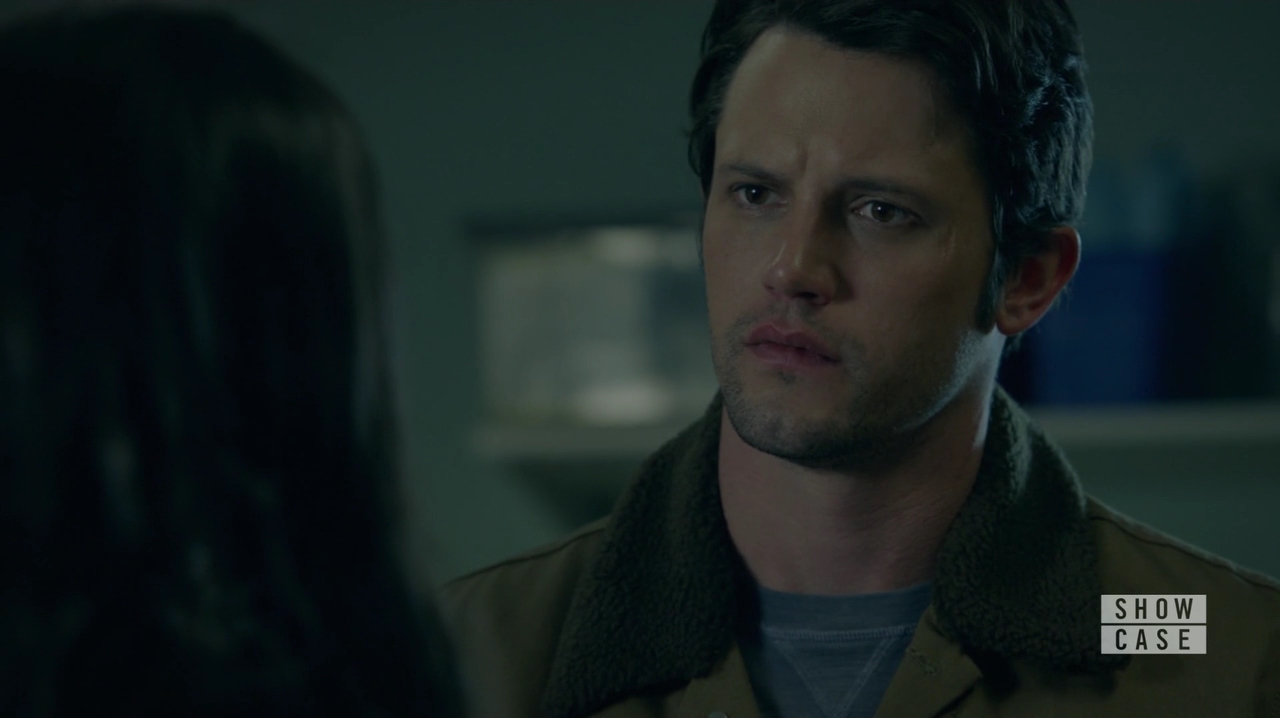 VampireDiariesWorld-dot-nl_RoswellNewMexico1x07-1963.jpg
