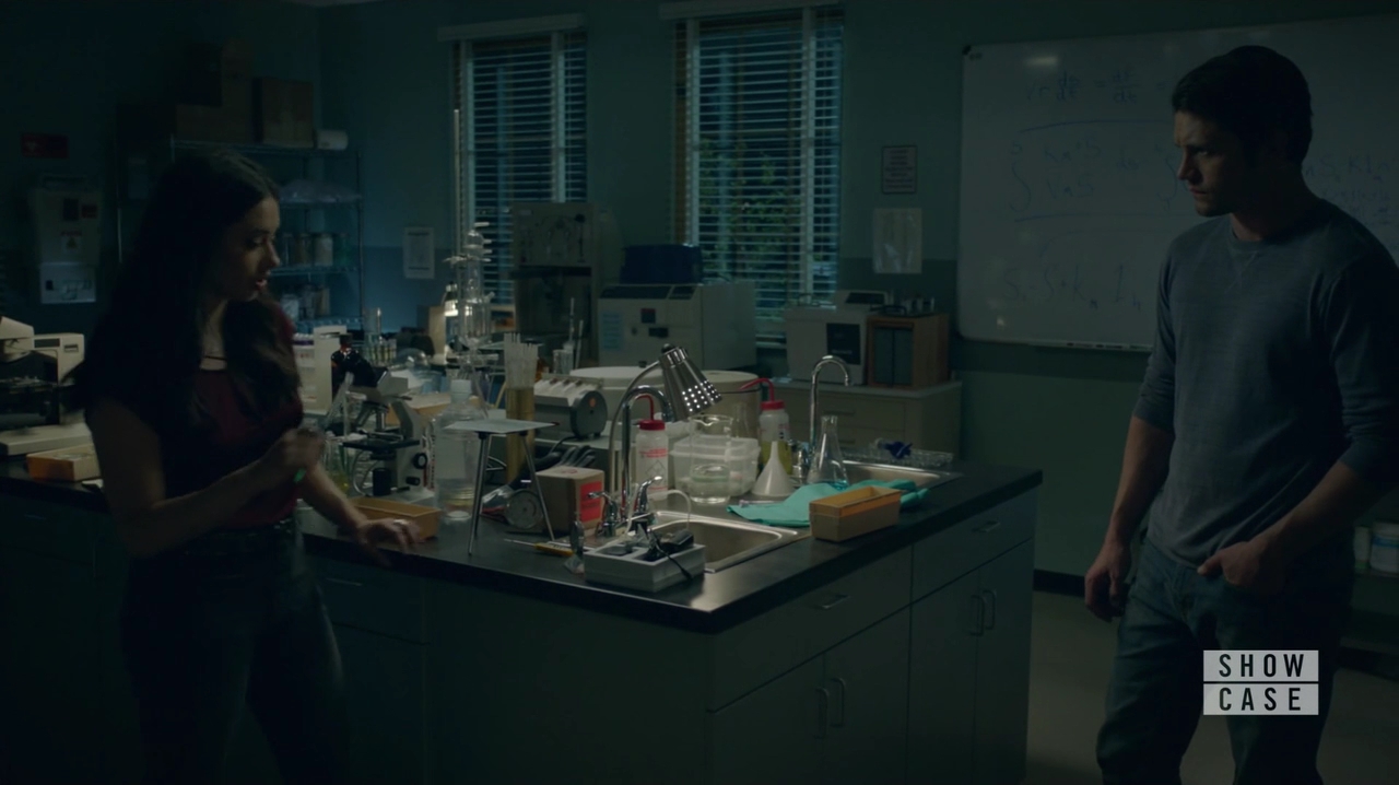 VampireDiariesWorld-dot-nl_RoswellNewMexico1x07-2360.jpg
