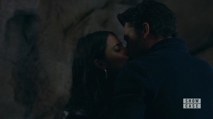 Charmed-Online-dot-nl_RoswellNewMexico1x09-2447.jpg