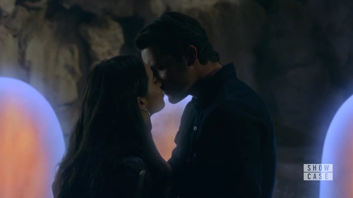 Charmed-Online-dot-nl_RoswellNewMexico1x09-2448.jpg