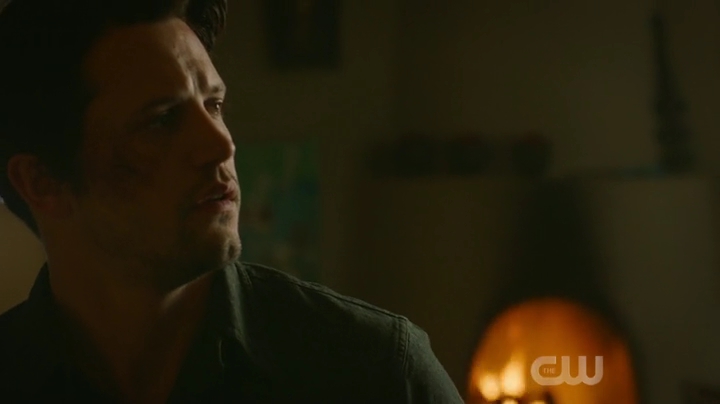 VampireDiariesWorld-dot-nl_RoswellNewMexico1x12-1966.jpg