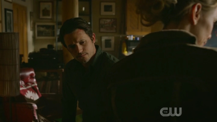 VampireDiariesWorld-dot-nl_RoswellNewMexico1x12-1980.jpg
