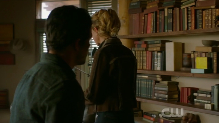 VampireDiariesWorld-dot-nl_RoswellNewMexico1x12-1981.jpg